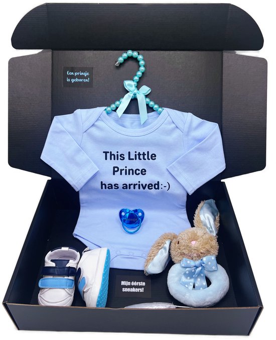 Kraamcadeau jongen - luxe kraamcadeau jongen met speen, knuffel en schoenen - kan ook rechstreeks als cadeau worden verstuurd van Merkloos