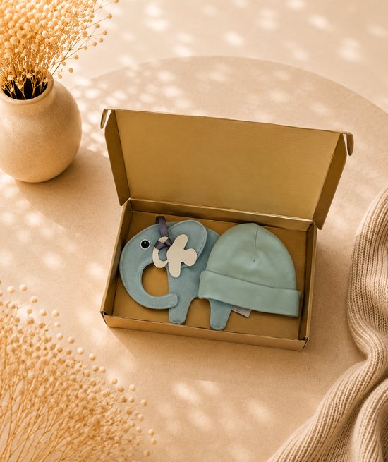 Kraamcadeau Jongen & Meisje – Baby Mutsje met Speendoekje in Luxe Gouden Geschenkdoos – groen – neutraal – Origineel Kraamcadeau