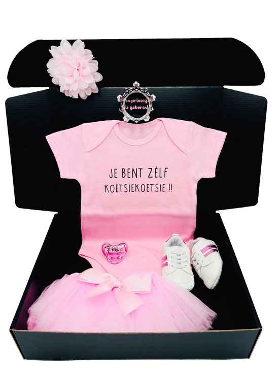 kraamcadeau - kraamcadeau meisje - romper - kan ook rechtstreeks als cadeau worden verstuurd - petticoat - tulle - babyschoenen van Pippi.