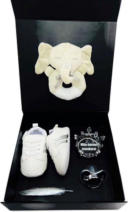 Kraamcadeau luxe unisex - zwangerschapscadeau - rammelaar -bijtring - ook rechtstreeks te versturen met kaart kraamkado in luxe magneetbox van Oh Little One!
