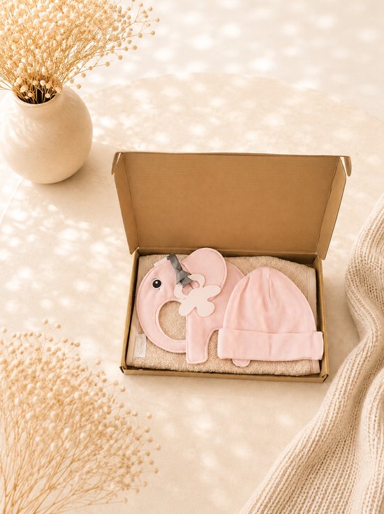 Kraamcadeau Meisje – Baby Mutsje met Speendoekje in Luxe Gouden Geschenkdoos – lichtroze – roze – Origineel Kraamcadeau