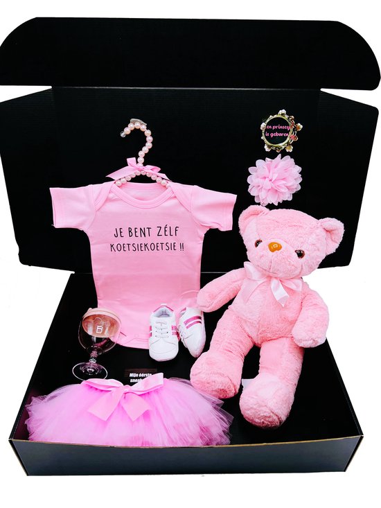 Kraamcadeau meisje Extreme box - romper petticoat baby sneakers beer babyfles wijnglas hoofdband - groot kraampakket - ook rechtstreeks opsturen mogenlijk van MikoDreams
