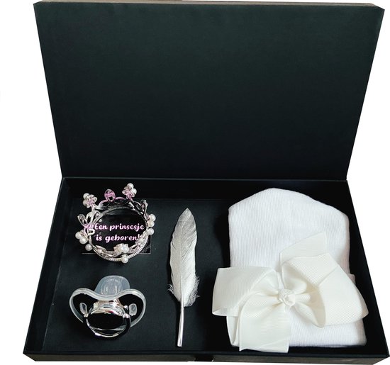 Kraamcadeau meisje - geboortecadeau- kraampakket - baby muts - speen- babysneaker - kraamkado baby - kraamkado meisje - geboortegeschenk - witte muts - romper- luiertaart - geschenk - geschenkdoos - babyshower van Ella's Favourites