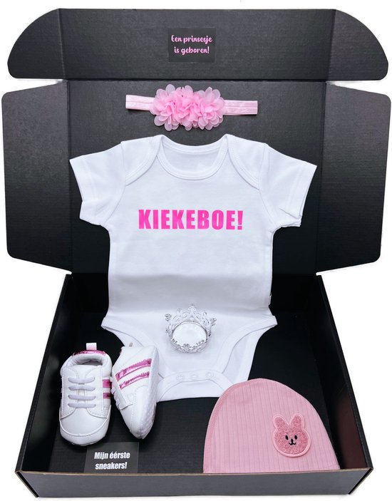 Kraamcadeau meisje met romper, babymuts, babyschoentjes en baby hoofdband - kan ook rechtstreeks als cadeau worden geleverd van Vicloon
