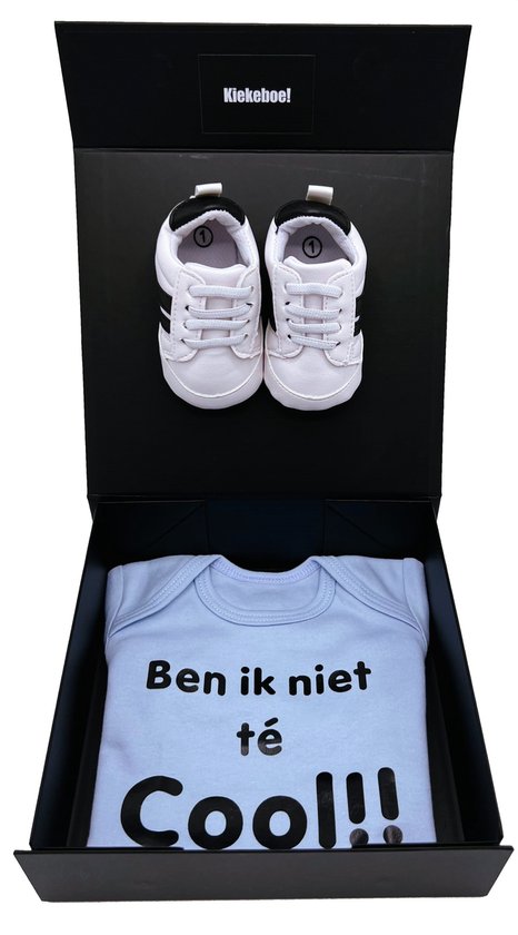 Kraamcadeau met romper en babysneakers - kan ook rechtstreeks als cadeau worden verstuurd - kraampakket van Feliz Amigos