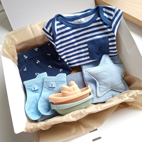 Kraamcadeau pakket - unisex - blauw - anker - bootjes - Kraammand - Babycadeau - zeilen - Babyshowercadeau - legging van Puck.
