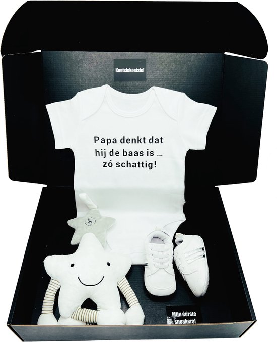 Kraamcadeau - Papa denkt dat hij de baas is - muziekmobiel - rechtstreeks verzenden als cadeau mogelijk - romper van Funnies.