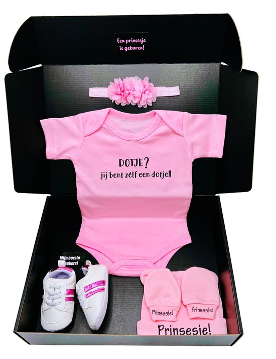 Kraamcadeau - romper - babymuts - kraamcadeau kopen - kan ook rechtstreeks als cadeau worden verstuurd van Bello & Buono.