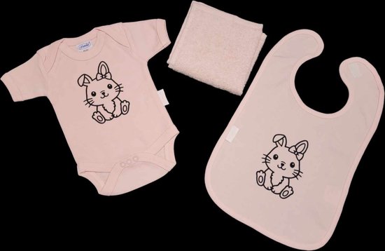 Kraamcadeau -roze - konijn - slab - spuugdoek - romper - maat 62/68. van Pimsa