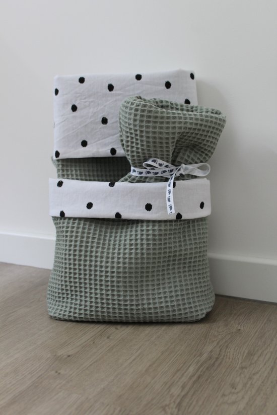 Kraamcadeau set babydekentje-kruikzak-commode mandje van Noppies