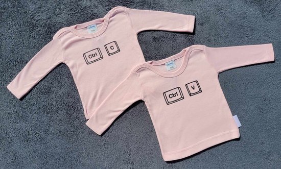 Kraamcadeau - Setje - 2 shirtjes - CRTL C- CRTL V - Maat 50/56 - Bedrukt - Roze - Kopieren - Plakken van Merkloos