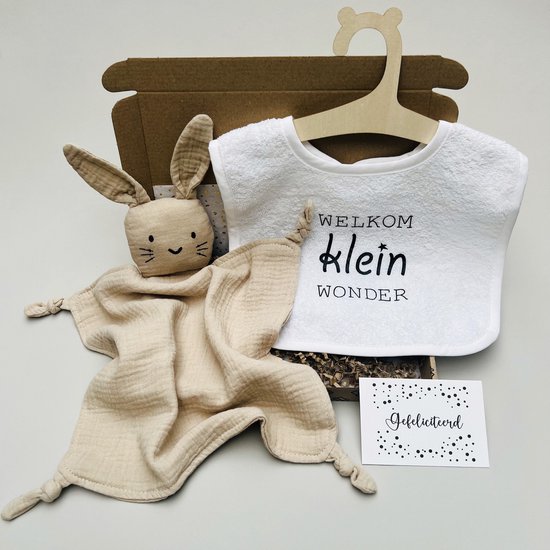 Kraamcadeau - Slab Welkom klein wonder - knuffeldoekje/speendoekje beige - Brievenbus cadeau baby - babyshower cadeau -zwangerschap cadeau - geboorte baby - baby cadeau