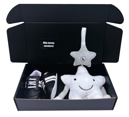 Kraamcadeau sneakerbox met muziekmobiel - diverse kleuren - ook rechtstreeks als cadeau van Kleintjes Fabriek
