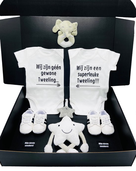 Kraamcadeau Tweeling unisex- kraamcadeau tweeling jongen, kraamcadeau tweeling meisje, cadeau geboorte tweeling - tweeling kraampakket met witte rompers, baby sneakers, muziekmobiel en knuffel - ook rechtstreeks te sturen met boodschap van Basis Baby Cadeau.