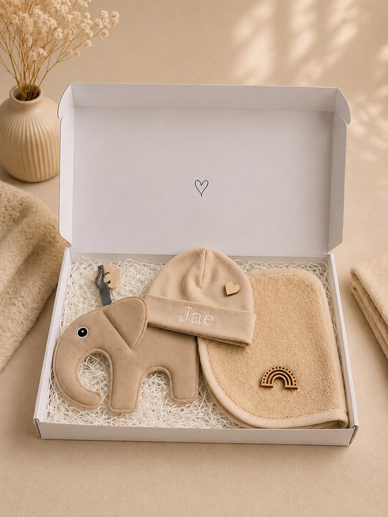 Kraamcadeau Unisex – Gepersonaliseerd Babyshower Cadeau Set met Naam naar keuze | Gender Reveal & Baby Cadeau Box (Mutsje, Spuugdoekje, Knuffeldoekje Beige)