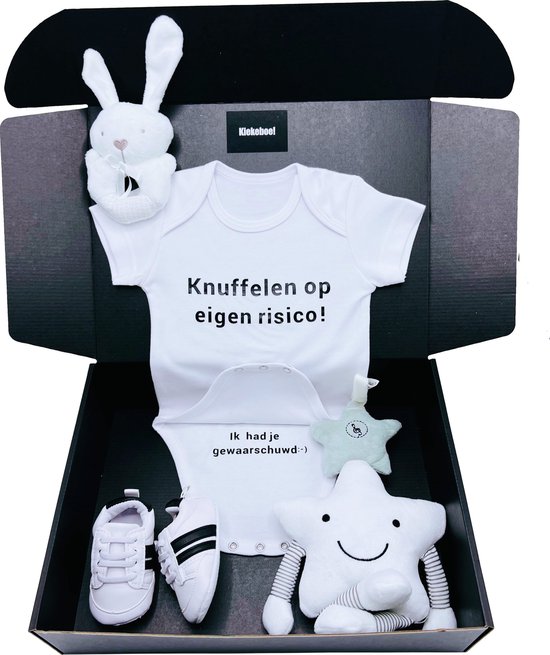 Kraamcadeau unisex met romper, muziekmobiel, babysneakers en rammelaar - cadeau zwangerschap, kan ook rechtstreeks als cadeau worden verstuurd van Nanami