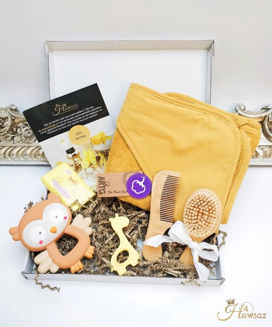 Kraamcadeau voor jonge en meisje - Hawsaz.nl cadeau - Genderneutraal baby cadeau - babygeschenkset - Baby kado - Babyset - Zwitsal - Badcape -Baby verzorging - Badcape - baby kam en borstel - Bijtring - kraamcadeau - Gepersonaliseerde kraamcadeaus van Hawsaz.nl