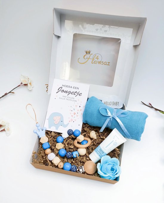 Kraamcadeau voor meisjes - Naïf verzorging - Baby rammelaar - Baby bijtring - Babybox - Baby cadeau - Babyversorging - Hydrofiel doek - Babyshower - Geboortecadeau - Babyspeelgoed - Baby kado - Babypakket - Babygeschenkset - Geboortekaartje van Naïf