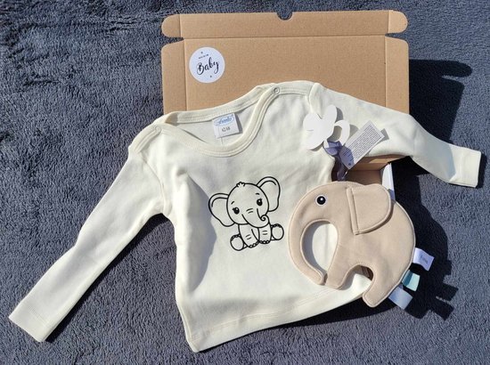 Kraamcadeau -zand - olifant - shirtje - speendoekje - maat 50-56 van Merkloos
