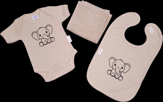 Kraamcadeau -zand - olifant - slab - spuugdoek - romper - maat 50/56. van Puckababy