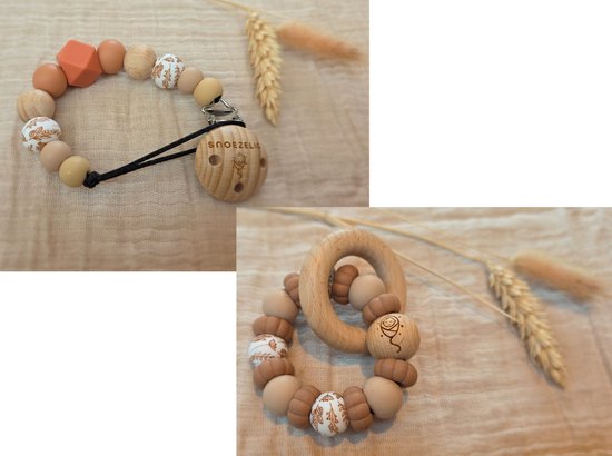 Kraamcadeaupakket - speenkoord & bijtring met naam - print savanne - gepersonaliseerd - handgemaakt - NEN12586 & EN-71 getest en gecertificeerd - kraamcadeau - Snoezelig van Merkloos