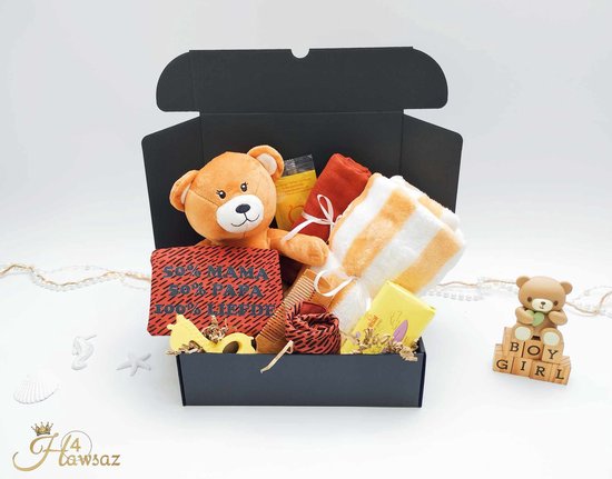 Kraamcadeaus - Genderneutraal baby cadeau 8 stuks - Gepersonaliseerd cadeau - Hawsaz.nl - Kam - Geboortecadeau - Babyshower - Baby knuffel beer - Rompertje met tekst - Babydeken - babysets - Zwitsal - Babykleding - Babycadeau - Babygeschenkset van Hawsaz.nl
