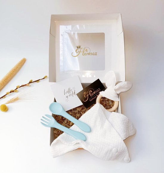 Kraamcadeaus voor jongens en meisjes - Babygeschenkset - Kraampakket - Origineel kraamcadeau - Gepersonaliseerde kraamcadeaus - baby serviesset - Geboortecadeau - Baby producten - Kinderserviesset - Hawsaz.nl cadeau - Slabbetje - Bijtring van Hawsaz.nl