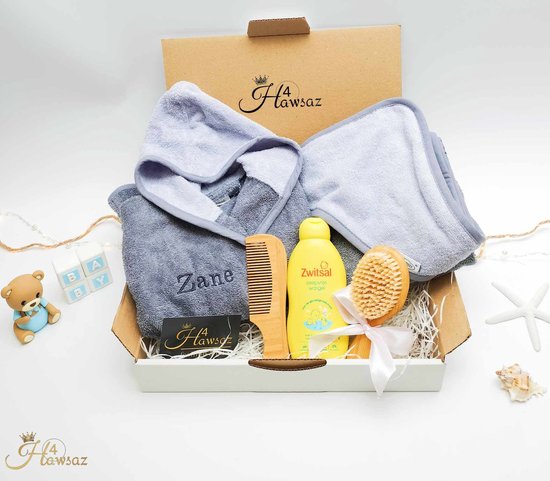 Kraamcadeauset 5 stuks - Hawsaz.nl cadeau - Gepersonaliseerd cadeau - Verzorgingset - Babygeschenksets - Geboortecadeau - Babyverzorging - Babyset - Baby Kam en borstel - Badjas - Badcape - kraamcadeau - Genderneutraal - Babypakket van Merkloos