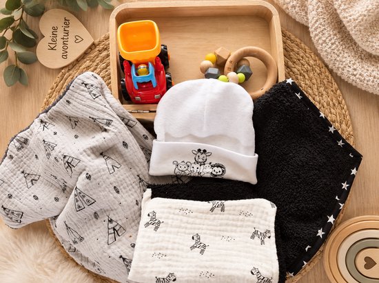 Kraammand | Baby | Kraam cadeau jongen | Handgemaakt | Autootje | Spuugdoek | Bijtring |