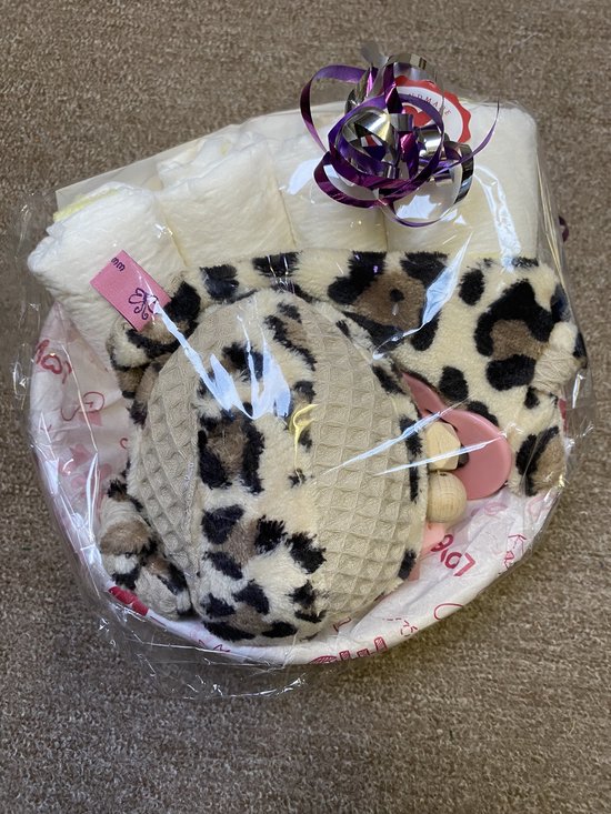 Kraampaketje | Kraam cadeau meisje | Baby | Handgemaakt | Knuffeltje | Friemeldoekje | Bijtring | Rammelaar | van Merkloos