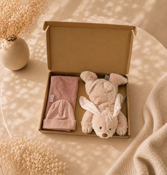 Kraampakket beige / roze – Knuffel Konijn, Baby Mutsje & Slab – baby meisje – babyshower – Luxe Gouden Geschenkverpakking – Brievenbus Kraamcadeau