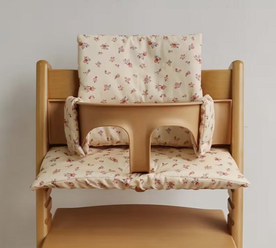 Kussen / stoelverkleiner - bloementjes - geschikt voor de Stokke Tripp Trapp - Makkelijk Schoon te Maken