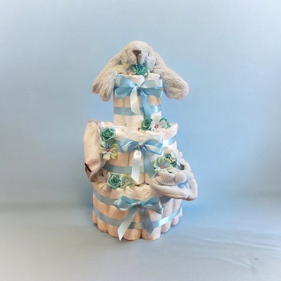 Luiertaart - 3 lagen - blauw - slofjes - knuffelkonijn - slabber - pampers van Luiertaart