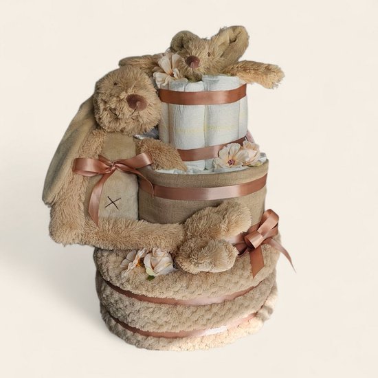 Luiertaart Beige met Rabbit Richie – Kraamcadeau van Merkloos