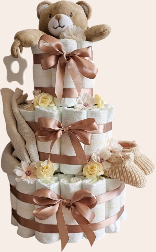 Luiertaart - bruin - 3 laags - sokjes - pamper - knuffels - doekje van Kraamhemel