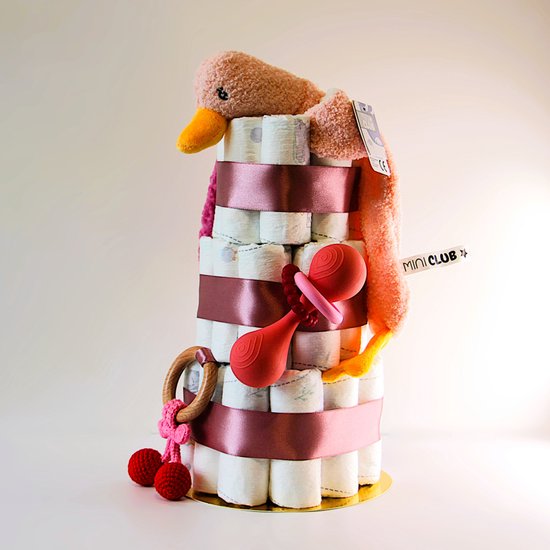 Luiertaart - meisje roze - Pampers luiers - kraamcadeau baby - babyshower cadeau - knuffeldoek eend - rammelaar - bijtring kers - speenkoord