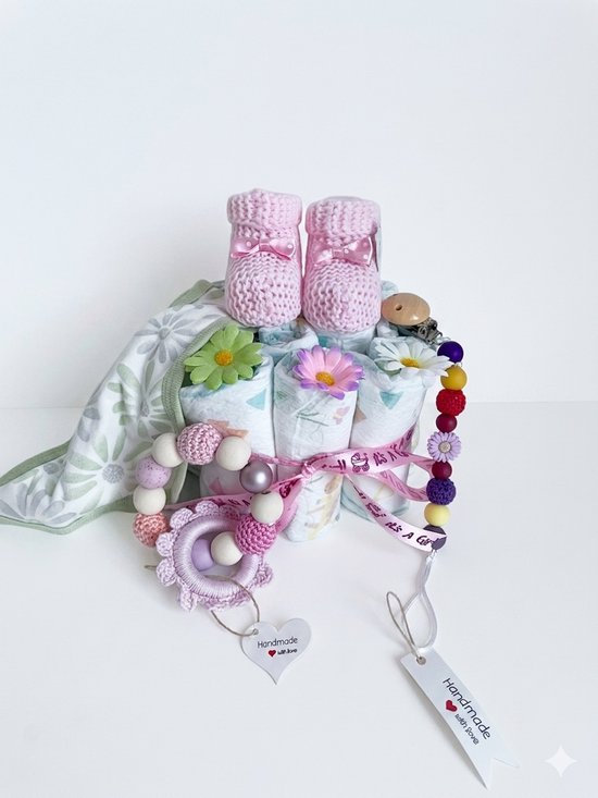 Luiertaart | Meisjes | Handgemaakte bijtring | Handgemaakte Speenkoord | Slabbetje | Babyslofjes | Pampers luiers | Kraamcadeau | Babyshower | Maminobaby.nl | Bloem