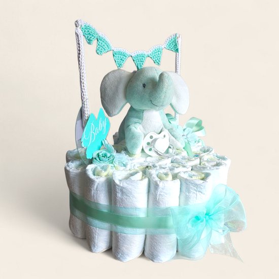 Luiertaart met Pampers, knuffel olifantje & speen – mintgroen van Felicitas