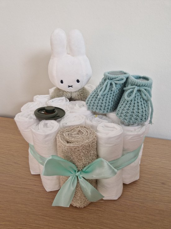 Luiertaart small met nijntje rammelaar neutraal - babyshower- kraamcadeau van Luiertaart
