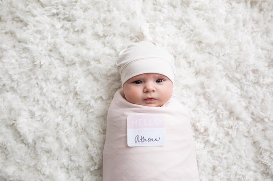Lulujo Hello World - Swaddle & Mutsje - Pink van Lulujo