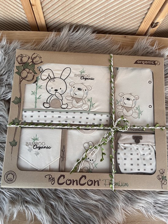 Luxe 10 delige new born set met deken -luxe geschenkdoos - biokatoen- bamboo organic-anti allergisch-beige kleur - babyshower- kraam cadeau -konijn beer motief -girl-boy - 0 tem 4 maanden