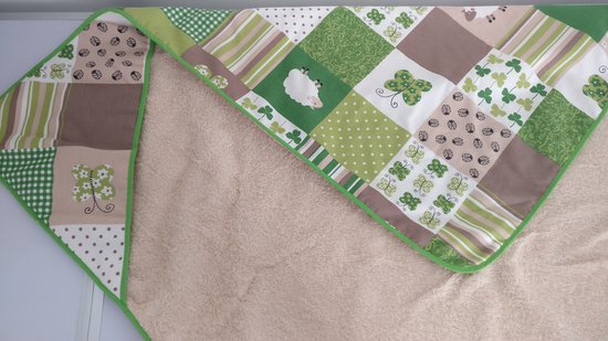 Luxe Badcape en Wikkeldeken in 1 - Schaapjes - Groen - 90x90cm van Luxe