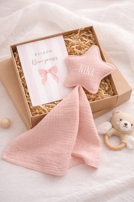 Luxe Geschenkset- Knuffeldoek ster met naam en Naif verzorgset baby