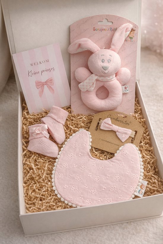 luxe giftset meisjes newborn | kleine prinses | welkom | roze | slab | rammelaar |