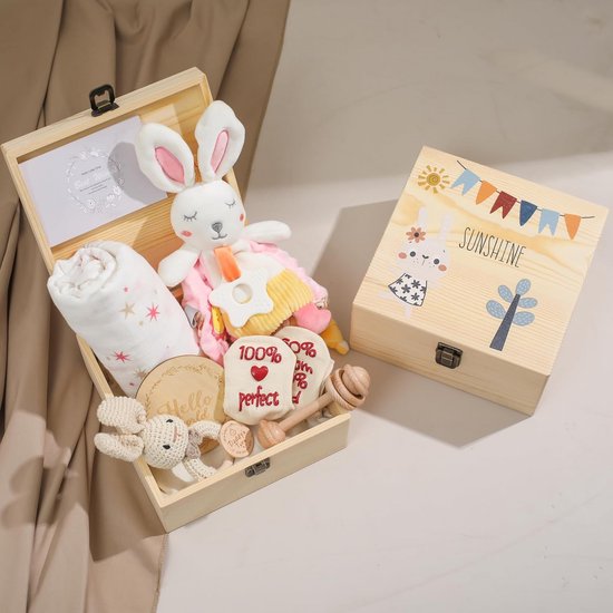 Luxe Houten Kraamcadeau Set voor Pasgeborenen, 8-delig met Knuffeldoek en Rammelaar van Bizzliss