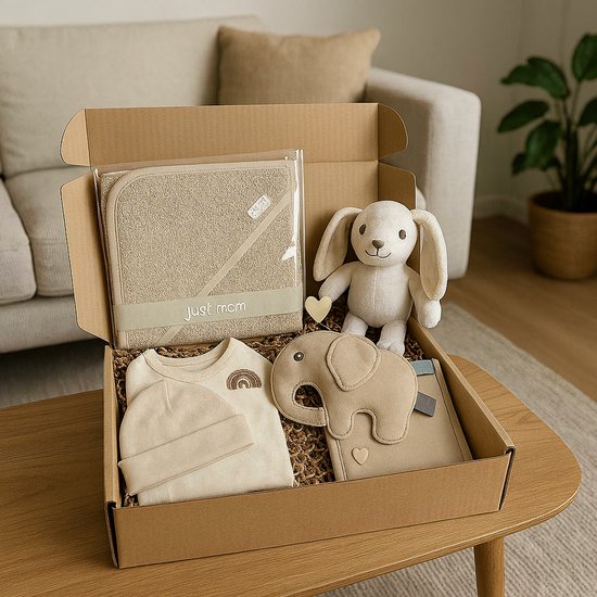 Luxe Kraamcadeau Baby - Unisex - Babyshower & Gender Reveal Cadeau Giftset - Badcape, Tutpop, Konijn Rammelaar, Babymutsje, Spuugdoek & Slab met Koordjes Beige van Feliz Lifestyle