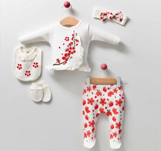 luxe kraamcadeau-geschenkenset- newborn - 5 delige babyset - baby pyjama meisje- babyshower - witte kleur-bloemetjes motief-gevoelige huid-anti-allergie- 100 % katoen-100% naturel-nikkelvrij-0 tem 3 maanden- maat 56cm/62cm van Merkloos