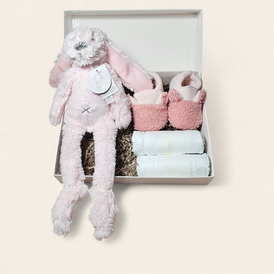 Luxe kraamcadeau meisje – met luiers, Apollo slofjes en Richie knuffel 28 cm van Merkloos