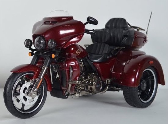 MAISTO Harley-davidson CVO TRI-GLIDE ULTRA van Maisto