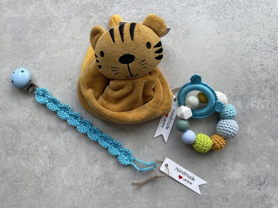 Maminobaby.nl | Baby geschenkset jongens | Knuffeldoekje/tijger | Handmade speenkoord | Kraamcadeu | Babyshower van Maminobaby.nl